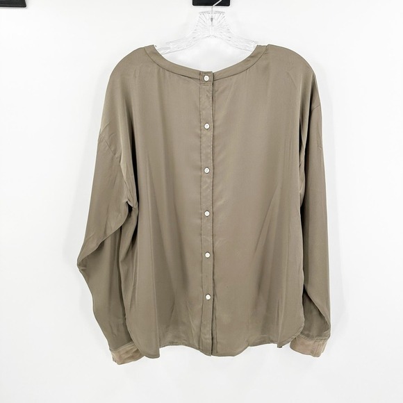 Ann Taylor LOFT Green Satin Crew Neck Long Sleeve Button Back Career Top Medium - Picture 2 of 11